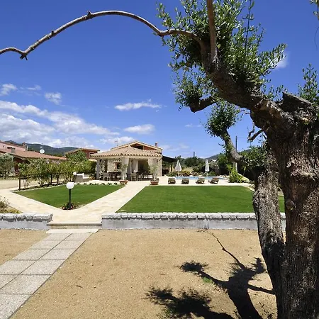 Konukevi La Dei Graniti 3*